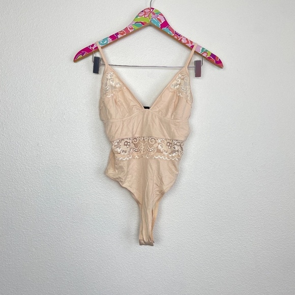 NWT Forever 21 nude bodysuit size S // 2206 - Picture 1 of 7